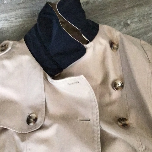 Jones New York Women’s Raincoat - Picture 4 of 7